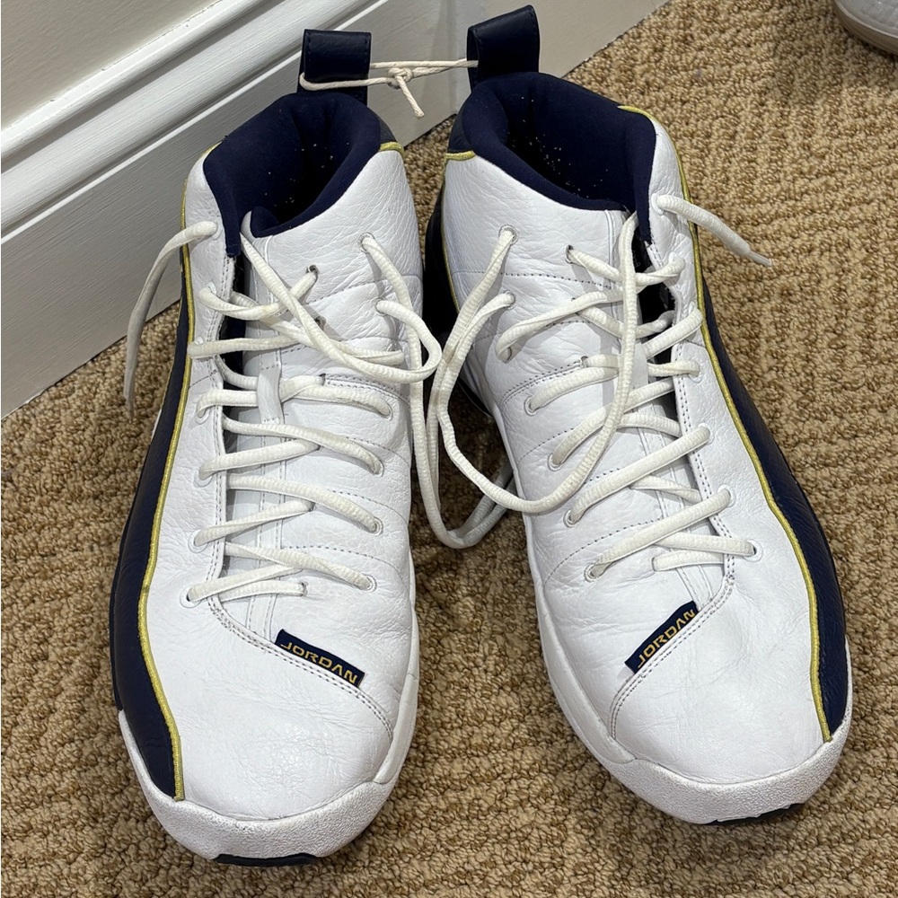 🏀 Jordan Jumpman Team J “Michigan” White/Navy/Varsity Maize – Size 14
